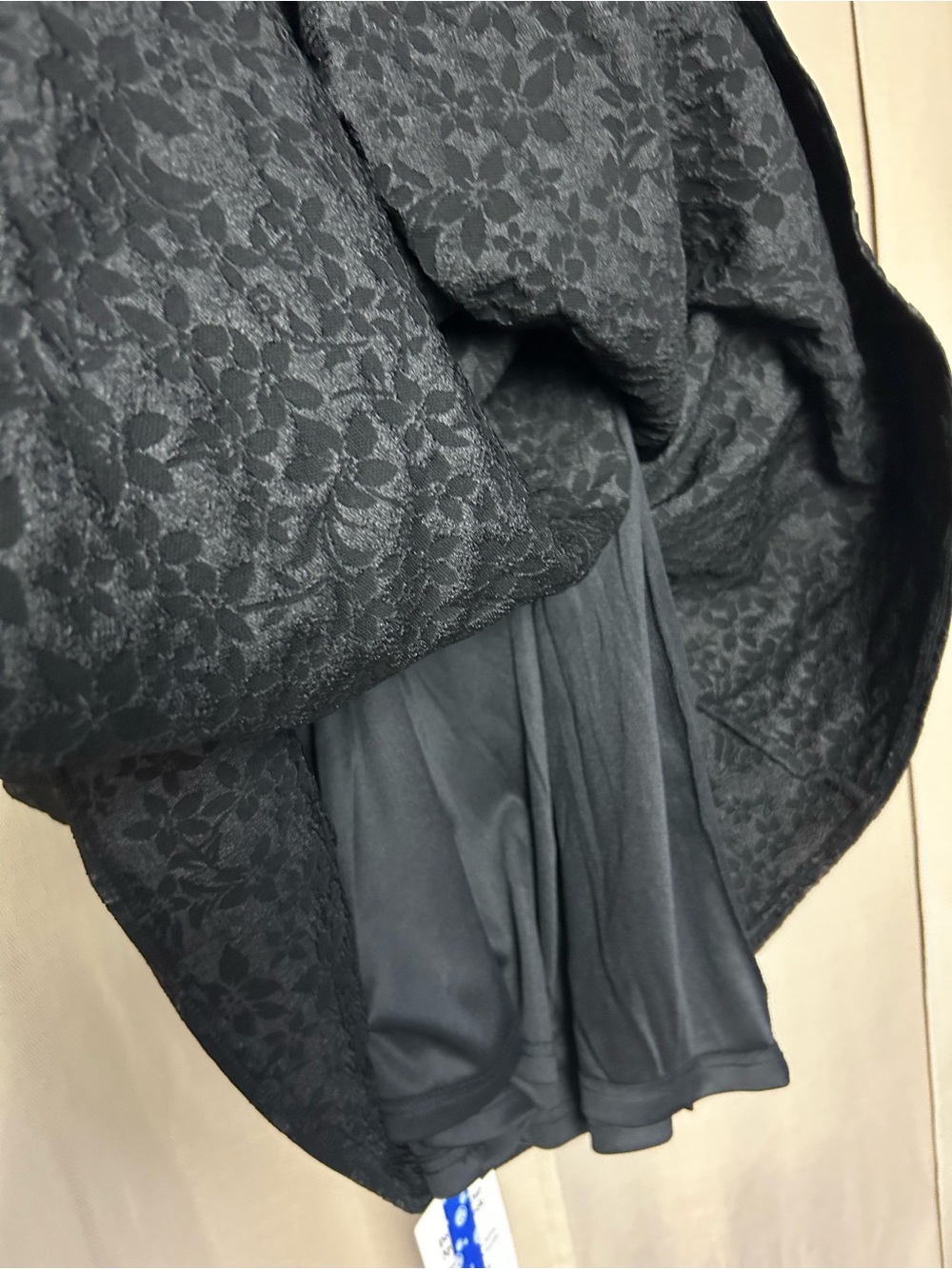 Cider SQUARE NECK FLORAL JACQUARD BACKLESS BOWKNOT MINI DRESS CURVE & PLUS - Picture 8 of 9